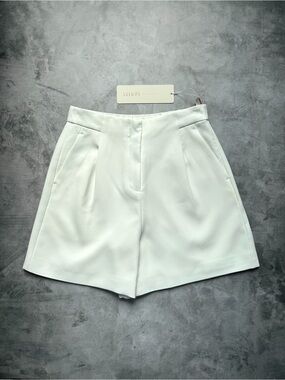 GOELIA Tailored A Line Basic Shorts US 6 Off White High Rise Satin